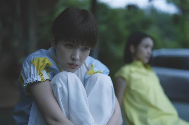 许玮宁为求真实将此生最短髮献给《不够善良的我们》的角色Rebecca。（公视提供）