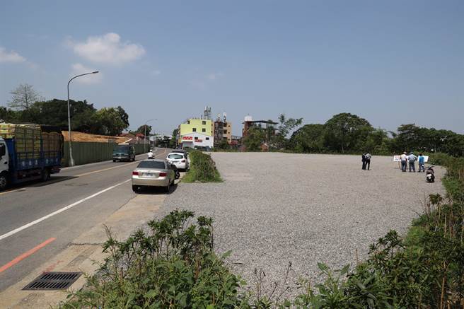 竹山青年住宅基地1060坪，总售坪可达3689坪，3房型可盖77户，若调纳1房、2房型，可盖百户。（南投县政府提供／杨静茹南投传真）