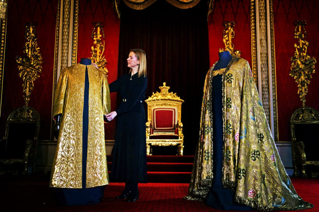 查爾斯加冕》千年古老儀式一次看！「金」袍加身 一生只能戴一次