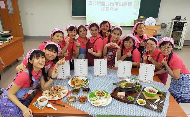 屏县府月嫂到宅服务夯，适用新手爸妈预约到年底。(屏县府提供)