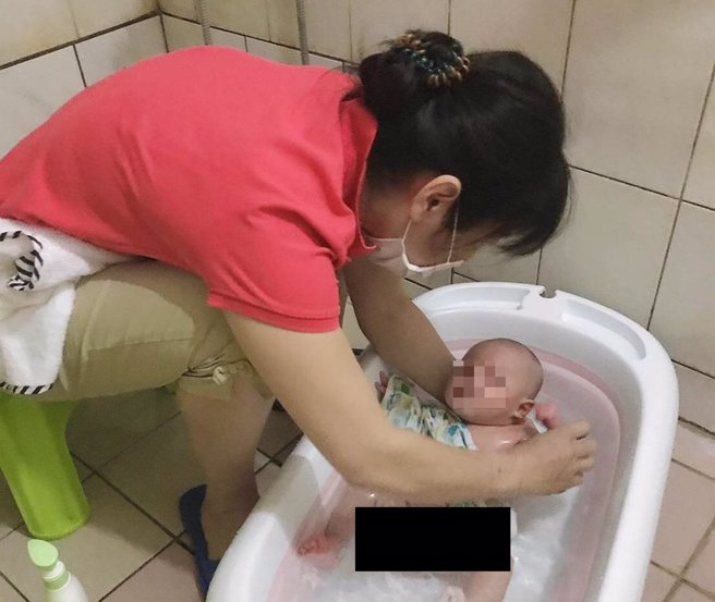 屏县府月嫂到宅服务夯，适用新手爸妈预约到年底。(屏县府提供)