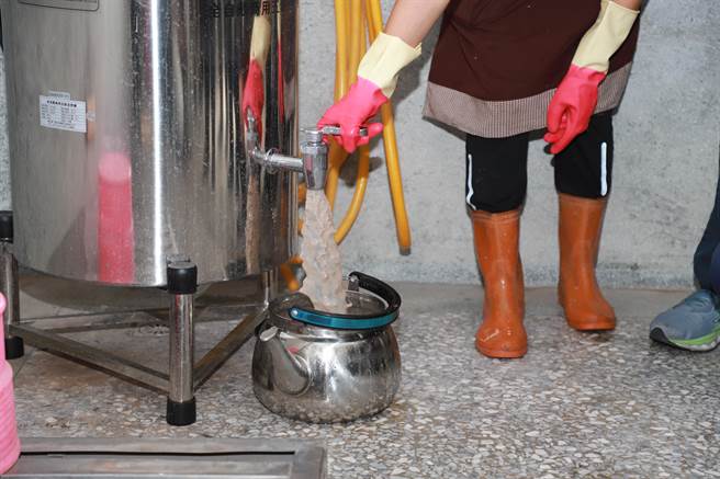 县府向农粮署申请补助12台豆浆机，50公升4台，15公升8台，推动安心大豆食材进校园计画。（吕妍庭摄）