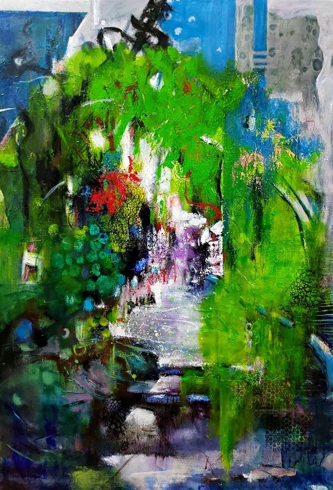 陈丽娟作品《且行且珍惜》利用抽象手法厚迭绚丽美景。（陈淑娥摄）