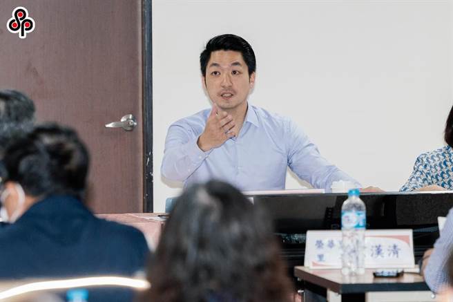 对于鸿海集团创办人郭台铭抛出「一县市一小型核电厂」，台北市长蒋万安回应，不评论个人意见，但能引起大家理性讨论跟沟通都是好事。（郭吉铨摄）