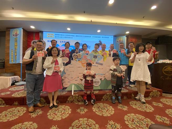 台湾大和志工社会关怀协会发起「梦想绘实现10000本绘本募集计画」，金钟奖主持人LuLu黄路梓茵亲自现身代言，她呼吁大家一起支持这项有意义的计画。（冯惠宜摄）