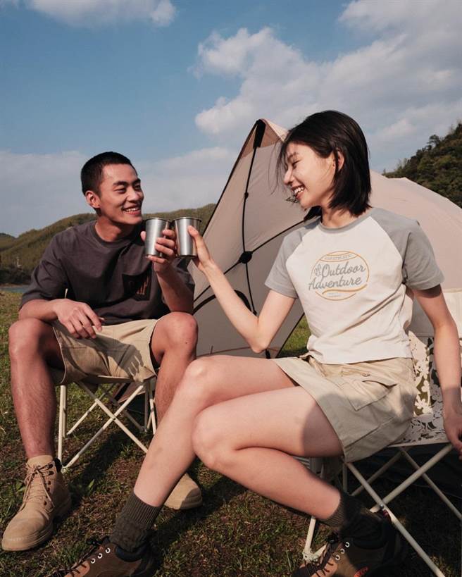 山系露营旅人造型攻略包括大地色、工装元素、快乾材质，机能时尚单品满足outdoor魂。（Gap提供）