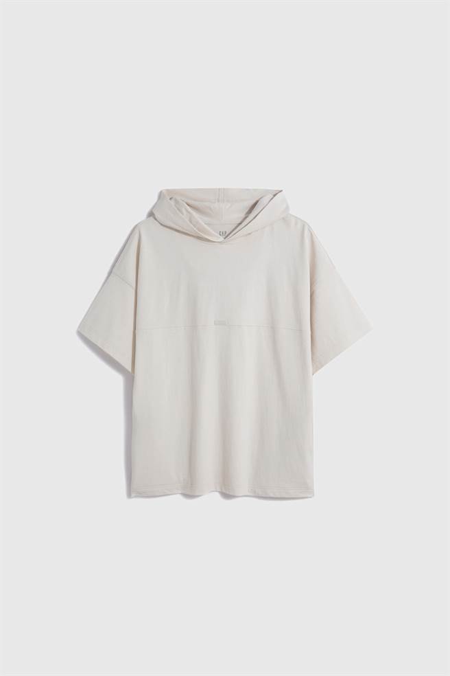 Gap男装Logo连帽短袖上衣(灰白色)，1499元。（Gap提供）