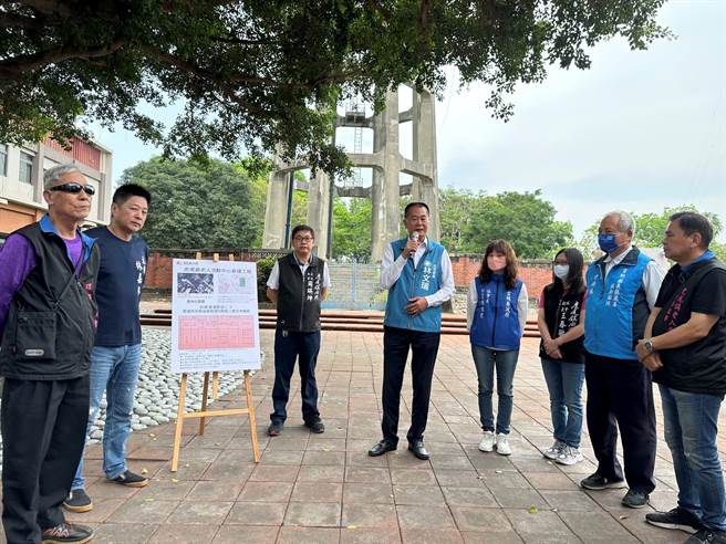 云林县虎尾镇老年人口逾1成7，立委林文瑞（右五）争取兴建多功能老人活动中心。（立委林文瑞服务处提供／张朝欣云林传真）