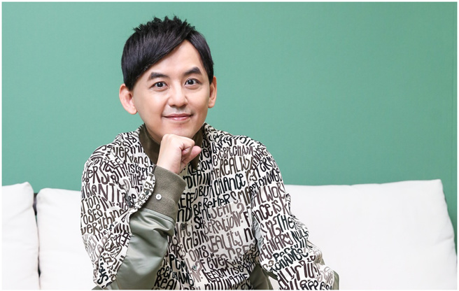 金钟主持人黄子佼昨(2日)深夜在脸书杠天下杂志。（图／中时资料照）