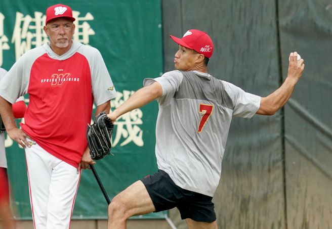 味全龙森荣鸿生涯首次升上一军。（味全龙提供）