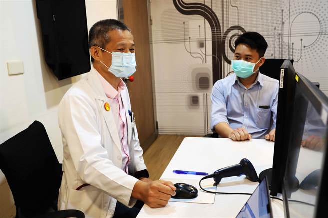 嘉义市市民整合性健康筛检即日起起跑至10月15日止，圣马尔定医院提供一条龙的服务，1小时内可完成筛检，并取听医生说明。（吕妍庭摄）