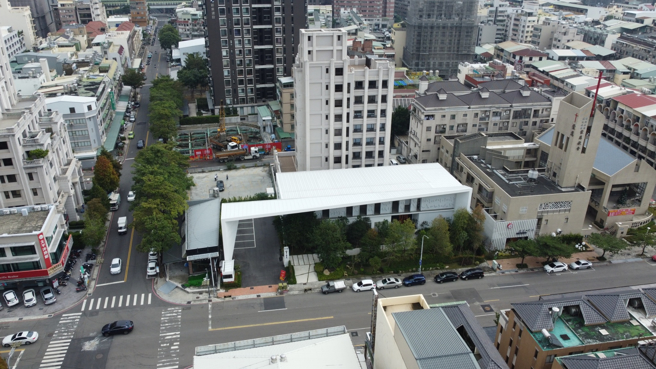 鉅陞持续布局台中蛋黄区，今年第三季推出惠文路案，邻近文心公园，为七期南侧仅存基地面积830坪四面临路的角地。(图/业者提供)