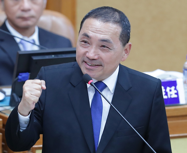新北市长侯友宜3日赴市议会备询。（季志翔摄）
