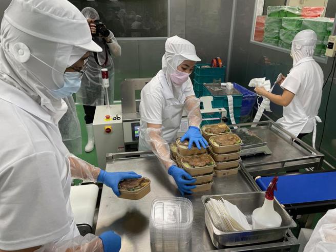 （全联热便当扩大销售300店开卖，力拚全年业绩突破2亿。图／李丽满）