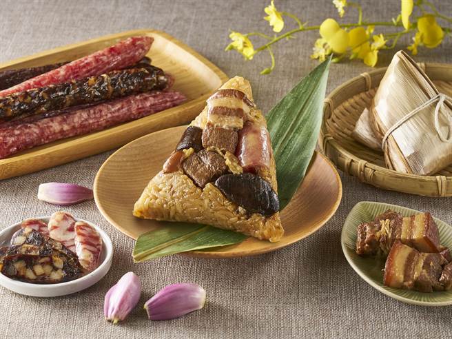 「臘味雙寶粽」以香港煲仔飯為發想，完美詮釋道地港式滋味。(凱撒飯店連鎖提供)