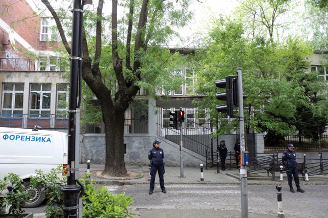 警方在案发现场维安。（图／路透社）