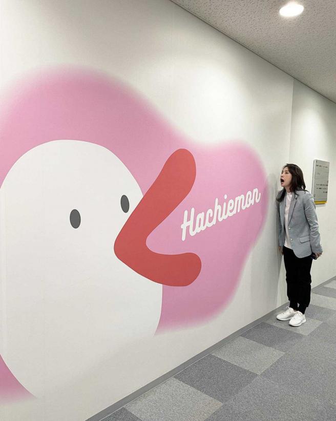 天海佑希仍保有赤子之心，像年轻人般爱尝鲜、充满好奇心。（图／翻摄《绝对不可能-侦探·上水流凉子的解析-》官方IG）