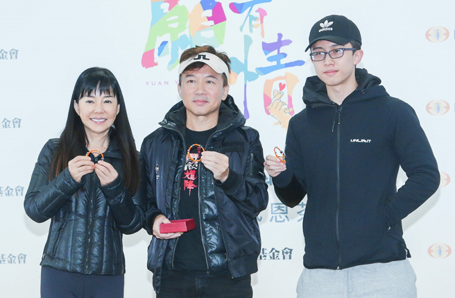 资深艺人孙鹏与狄莺是演艺圈着名的模范夫妻，育有一子孙安佐。(图/中时资料照)