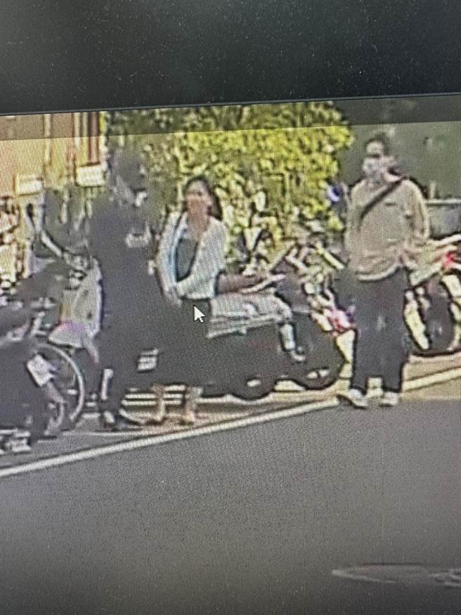 警方指出，有嫌犯被通缉后窝藏在租屋处，寂寞难耐准备出门「寻花问柳」时，误将刑警认成马夫。（翻摄照片／王惠慧新竹传真）