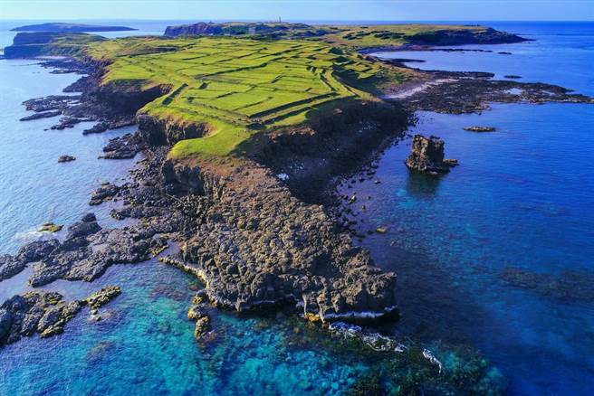 2022「抓住澎湖之美」摄影比赛一般组银牌_叶子安_东吉屿玄武岩海岸之美。澎湖县政府提供