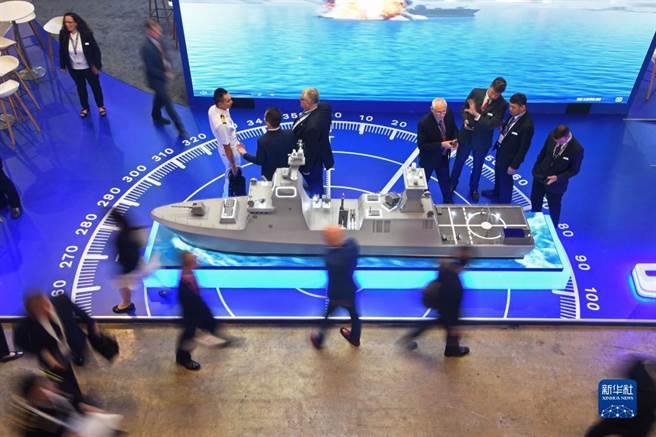 第13届亚洲国际海事防务展3日在新加坡樟宜展览中心开幕。　（新华社）