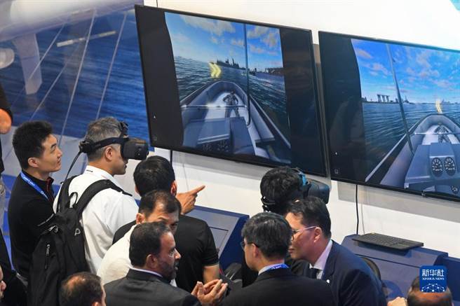 第13届亚洲国际海事防务展3日在新加坡樟宜展览中心开幕。　（新华社）