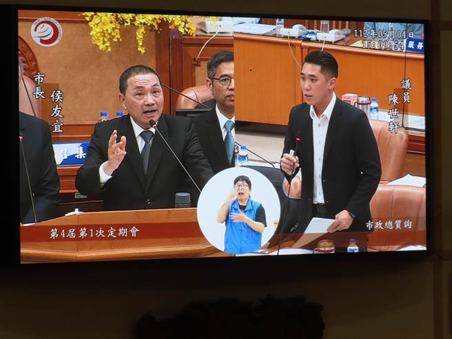 新北市议员陈世轩呼吁新北要做好战时准备。（叶德正摄）