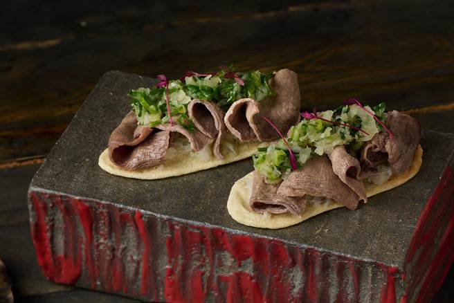 八和自制牛舌饼口感丰富，相互搭配不抢彼此风头，相当有创意。（品牌提供）