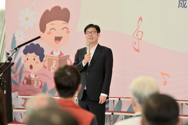 陈其迈表示，高雄市政府继全国首创客语沉浸式非营利幼儿园之后，更于六都中创立客家儿童合唱团(高雄市客家委员会提供)