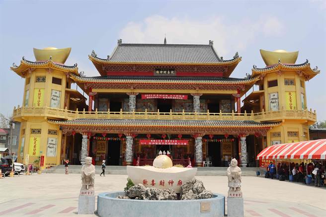中埔欢喜财神庙规模不小，近年已成嘉义知名财神庙。（吕妍庭摄）
