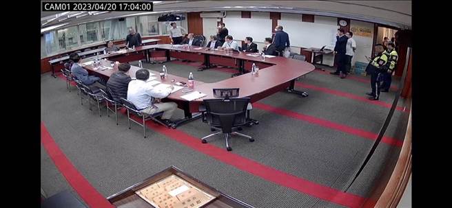 4月20日泰山开会，警方获报有黑道危害的情资，派员前往察看，事后却被质疑介入经营权之争。（本报资料照片）