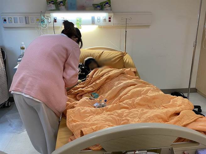 桃园市议员陈治文感嘆许多医院「占着茅坑不拉屎」未开足病床，力促卫生局找出病床黑数释出。（蔡依珍摄）