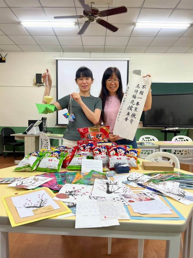 偽让交流活动顺利进行，侨泰师生于活动前先将台湾的零食和礼品以「文化包裹」形式寄到日本。（侨泰高中提供／潘虹恩台中传真）