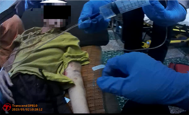 6旬妇意识不清只对痛有反应，救护人员给1针后「如梦初醒」。（屏东消防局提供／谢佳潾屏东传真）