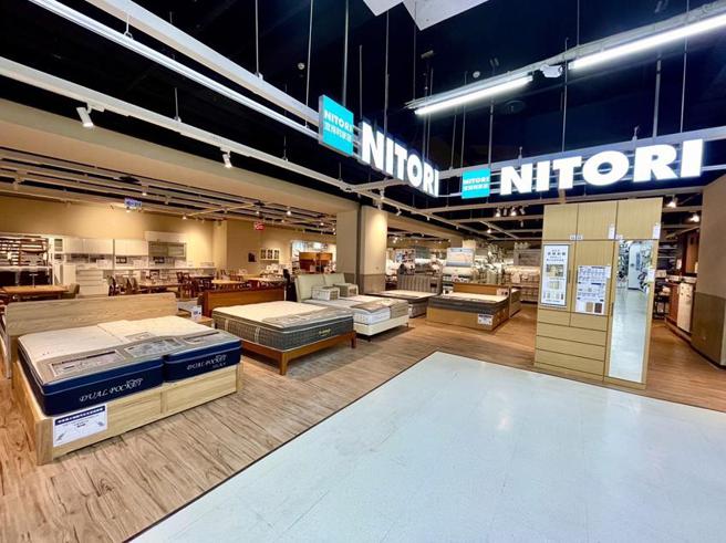 （日本家居品牌「宜得利家居」首度进驻家乐福彰化店，5/4开幕营运。图／家乐福提供）