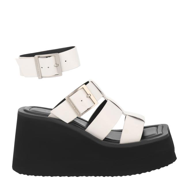 CHARLES & KEITH Ilsa厚底罗马凉鞋，1750元。（CHARLES & KEITH提供）