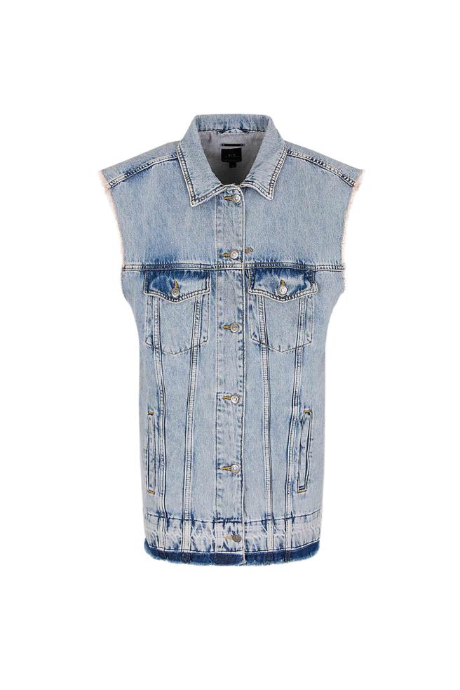 AX Armani Exchange浅蓝色丹寧背心，1万2280。（Armani Exchange提供）