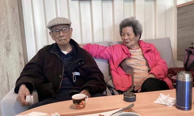 蔡诗萍》他并不孤单，却总是令我感觉他寂寞