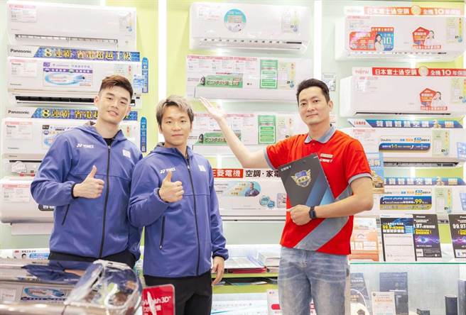 全国电子「凉夏空调大赏」原厂好礼最高送8000元现金，还有名牌家电好礼任挑选，空调总统级精致安装还享有8年延长保固。（全国电子提供）