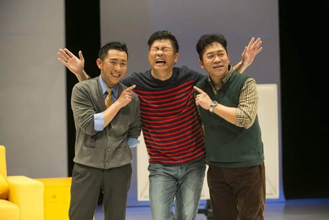 《ART》是卜学亮（右起）和曾国城、屈中恒两位好友合作，3人默契十足。（果陀剧场提供）