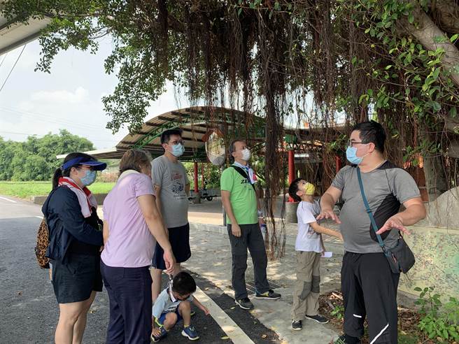 竹北市隘口里的名铨一景社区自办活动，拉近社区居民之间的距离。（新竹县府提供／邱立雅竹县传真）