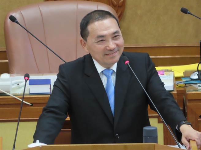 侯友宜说：「我是男生」。（叶德正摄）