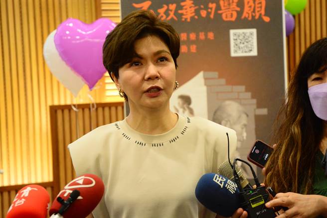 艺人于子育担任门诺公益代言人，邀民眾支持「不放弃的医愿」助建计画。（王志伟摄）