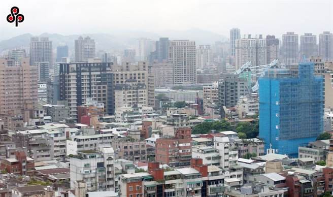 我国消费者物价指数已连续多个突破2％警戒指标，外界担心徵收碳费后恐再推升通膨。（报系资料照）