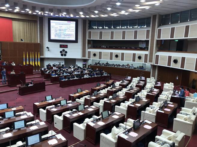 台北市议员许家蓓指出，前台北市长柯文哲在卸任前留下北投制片厂的烂摊子，应通盘检视并了解市场需求。（张芷瑜摄）