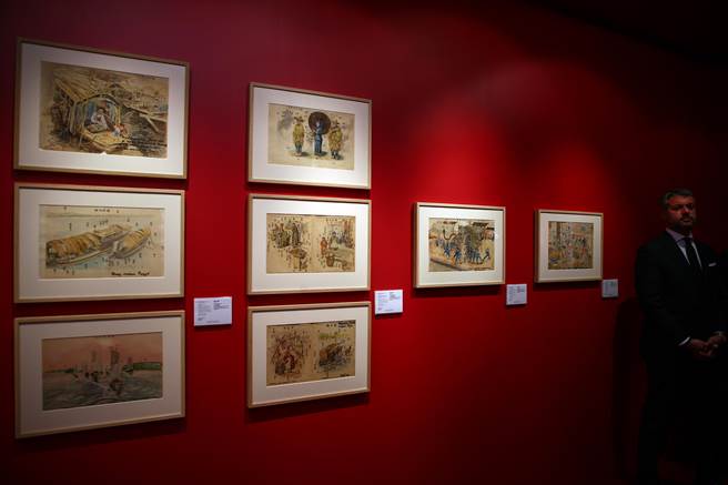 在富艺斯五月香港钟表春季拍卖亮点拍品亮相前，在台北举行预展，艺人Melody5日抢先逛展。（邓博仁摄）