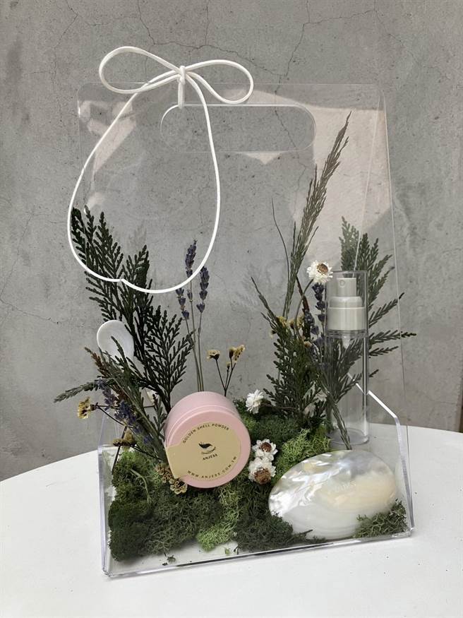 ANJESS母親節禮盒，2520元。即日起至母親節當日享9折優惠價，2268元。（ANJESS提供 ）