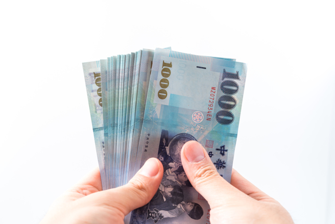 生肖狗、生肖羊、生肖牛在立夏后运势将超级旺，事业可在贵人帮助下顺利发展，社交和投资方面也能获得好表现。（示意图／Shutterstock）