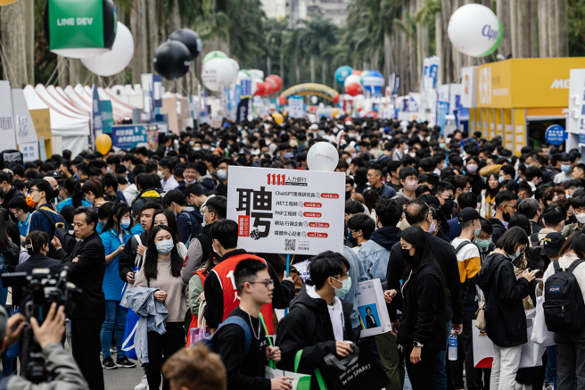 图为台大校园徵才博览会。（资料照,郭吉铨摄）