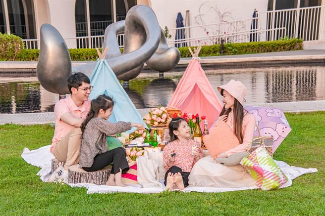 沪尾艺文休閒园区 5月6、7日野餐节粉嫩登场，邀请民眾穿粉粉来野餐。(沪尾艺文休閒园区提供)